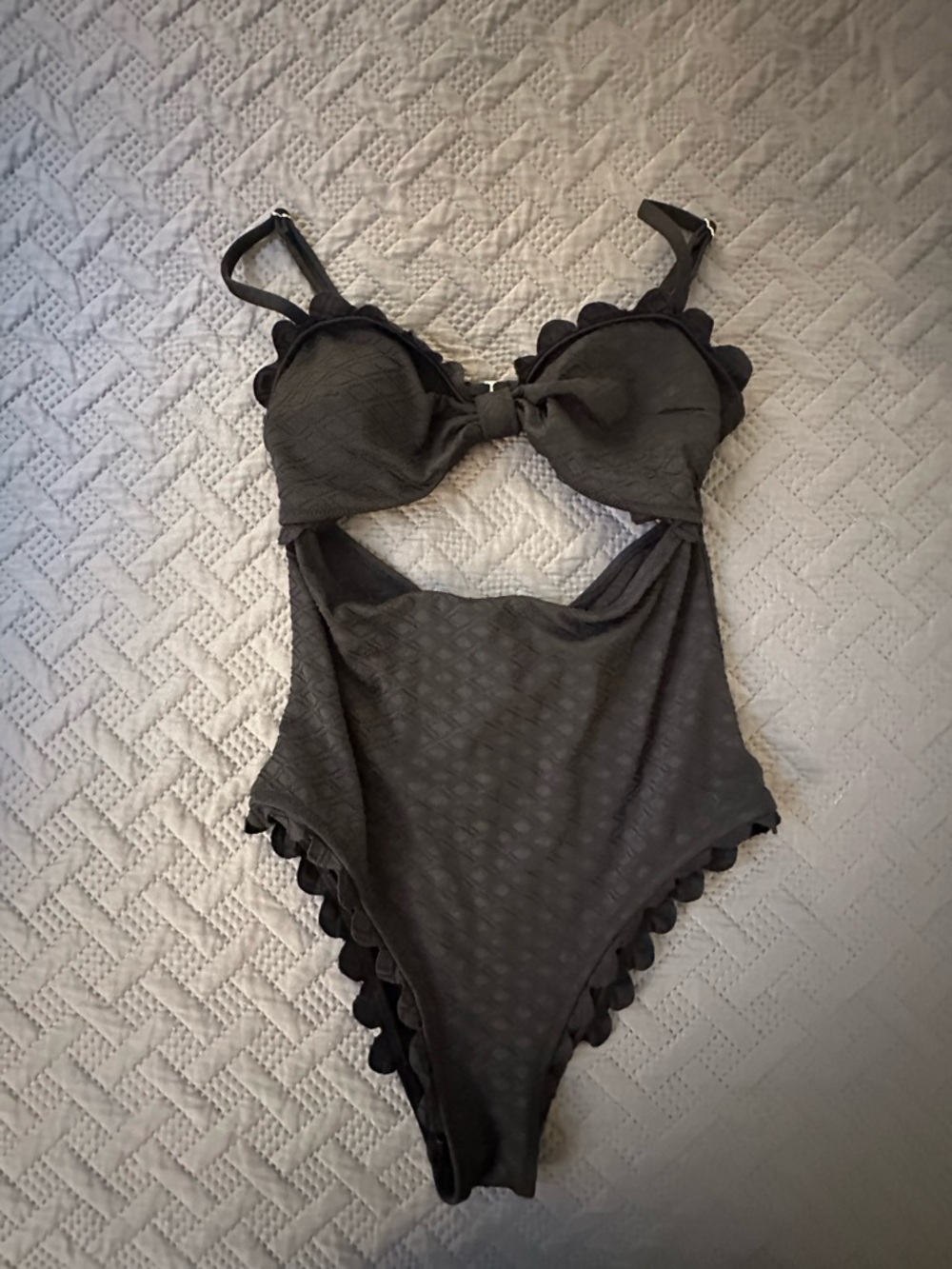 Cupshe Black Scalloped One-Piece Swimsuit